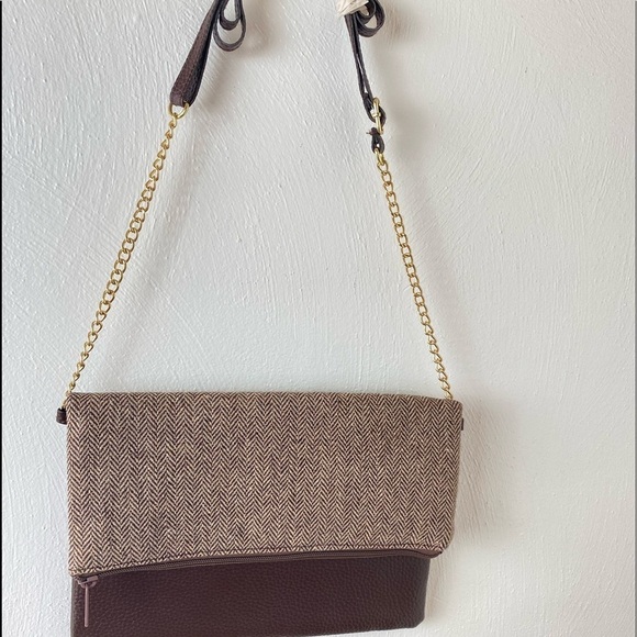 Main Street Collection. Cross body Flip Top Shoulder Bag. Tan/Brown. - Picture 3 of 13